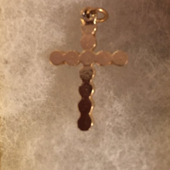 Faux Pearl Cross - Picture 3 of 4